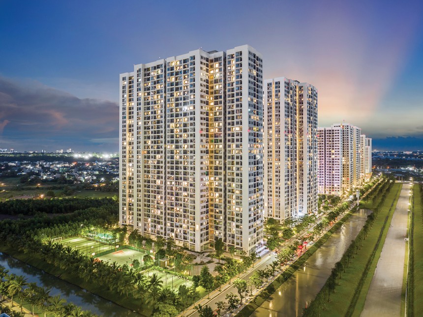 Tiền tiếp tục chảy vào bất động sản